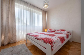 Clock Tower Lux Apartment